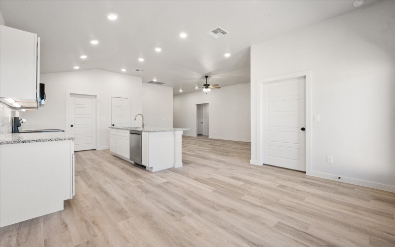 1307 N Chicago Avenue, Lubbock, TX 79416, 3 Habitaciones Habitaciones , ,2 BañosBaños,Residential,En Venta,1307 N Chicago Avenue,0,202563544