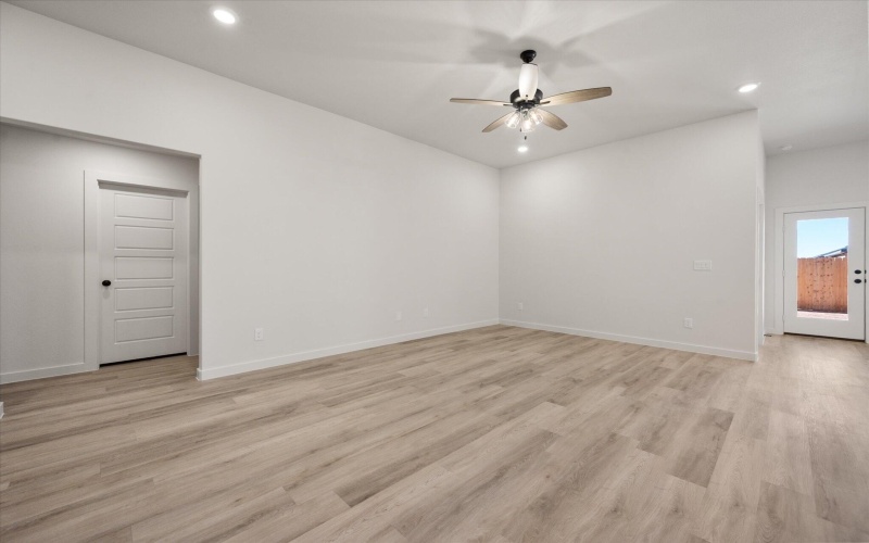 1307 N Chicago Avenue, Lubbock, TX 79416, 3 Habitaciones Habitaciones , ,2 BañosBaños,Residential,En Venta,1307 N Chicago Avenue,0,202563544