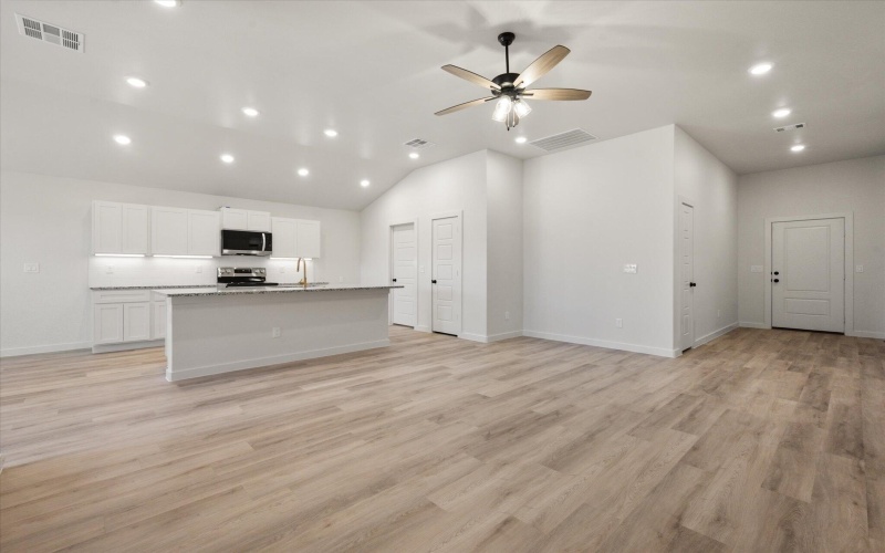 1307 N Chicago Avenue, Lubbock, TX 79416, 3 Habitaciones Habitaciones , ,2 BañosBaños,Residential,En Venta,1307 N Chicago Avenue,0,202563544