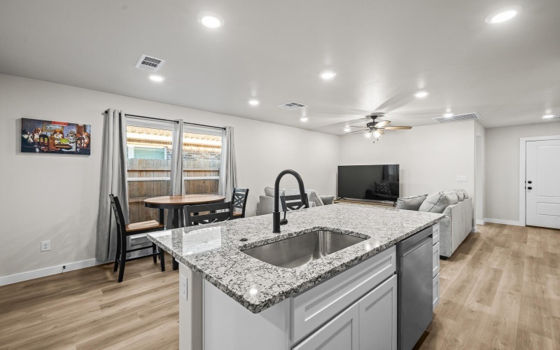 14506 Paris Avenue, Lubbock, TX 79423, 3 Habitaciones Habitaciones , ,2 BañosBaños,Residential,En Venta,14506 Paris Avenue,0,202563553