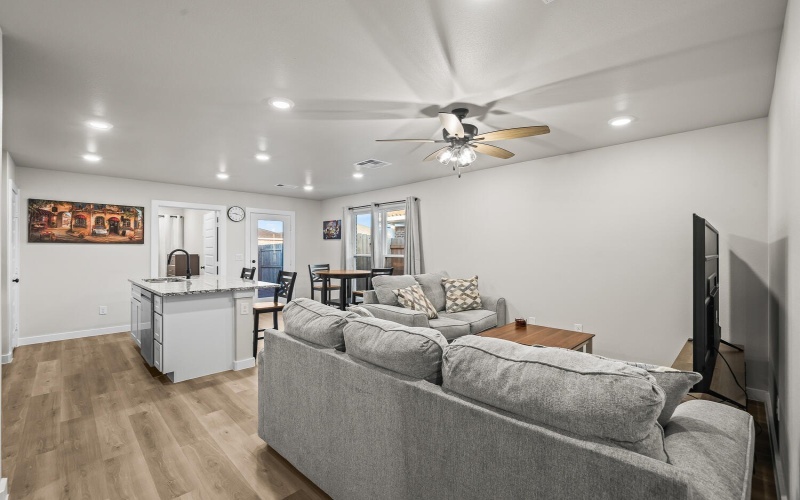 14506 Paris Avenue, Lubbock, TX 79423, 3 Habitaciones Habitaciones , ,2 BañosBaños,Residential,En Venta,14506 Paris Avenue,0,202563553