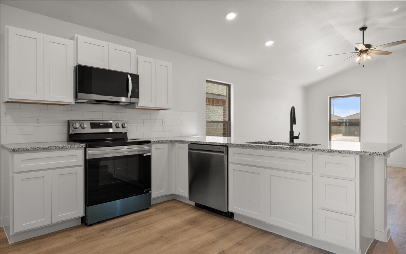 7210 8th Street, Lubbock, TX 79416, 3 Habitaciones Habitaciones , ,2 BañosBaños,Residential,En Venta,7210 8th Street,0,202563560