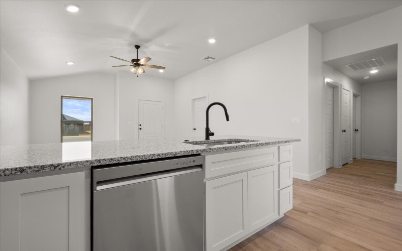 7210 8th Street, Lubbock, TX 79416, 3 Habitaciones Habitaciones , ,2 BañosBaños,Residential,En Venta,7210 8th Street,0,202563560