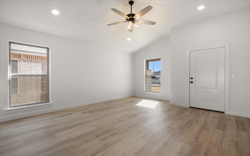 7210 8th Street, Lubbock, TX 79416, 3 Habitaciones Habitaciones , ,2 BañosBaños,Residential,En Venta,7210 8th Street,0,202563560