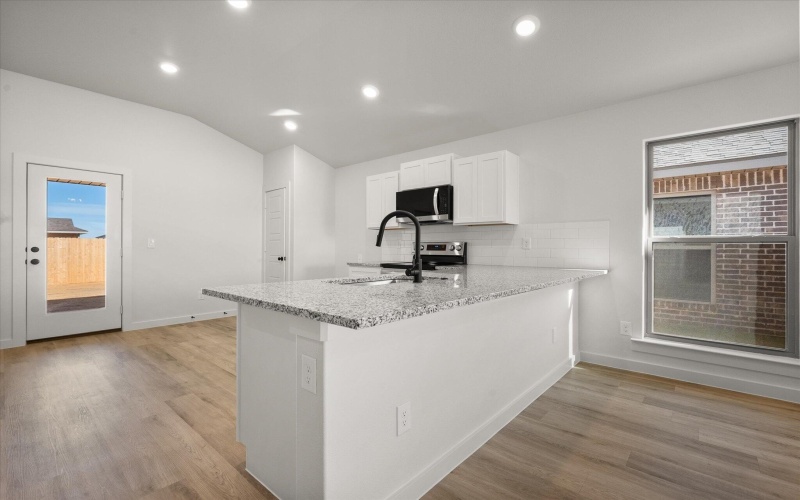 7210 8th Street, Lubbock, TX 79416, 3 Habitaciones Habitaciones , ,2 BañosBaños,Residential,En Venta,7210 8th Street,0,202563560