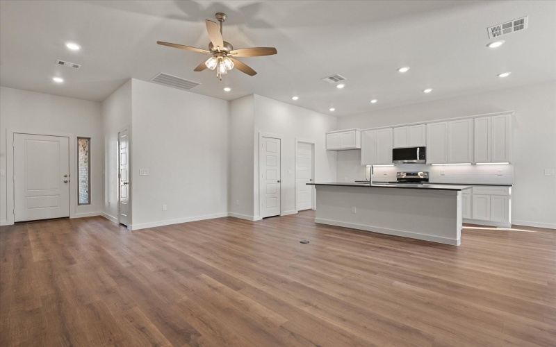 7215 7th Street, Lubbock, TX 79416, 3 Habitaciones Habitaciones , ,2 BañosBaños,Residential,En Venta,7215 7th Street,0,202563561