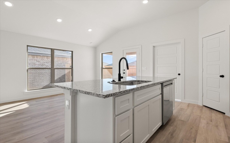 7213 7th Street, Lubbock, TX 79416, 4 Habitaciones Habitaciones , ,2 BañosBaños,Residential,En Venta,7213 7th Street,0,202563563