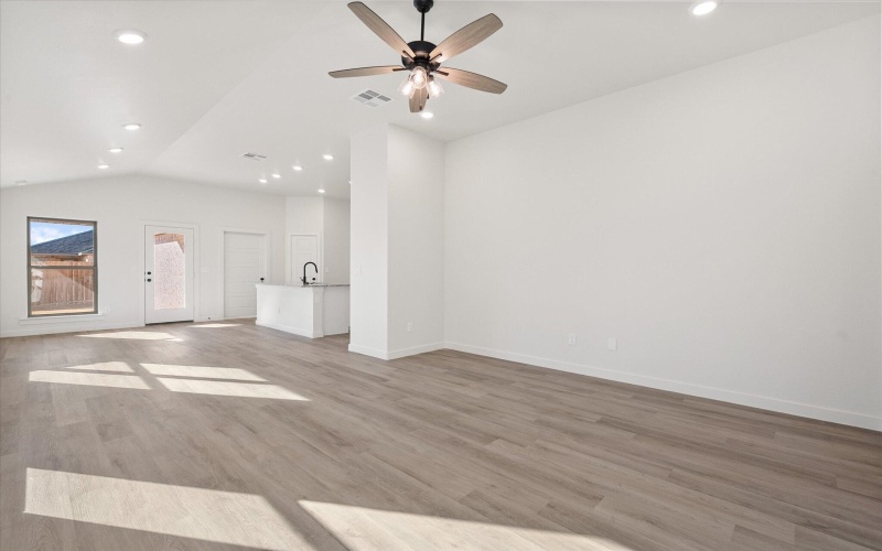 7213 7th Street, Lubbock, TX 79416, 4 Habitaciones Habitaciones , ,2 BañosBaños,Residential,En Venta,7213 7th Street,0,202563563