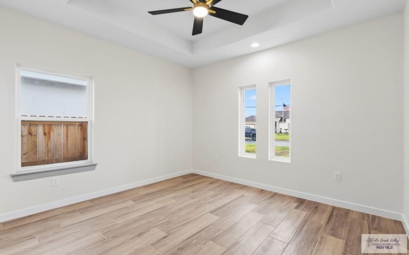 32711 JORGE ST, LOS FRESNOS, TX 78566, 4 Habitaciones Habitaciones , ,2 BañosBaños,Residential,En Venta,32711 JORGE ST,0,29770291