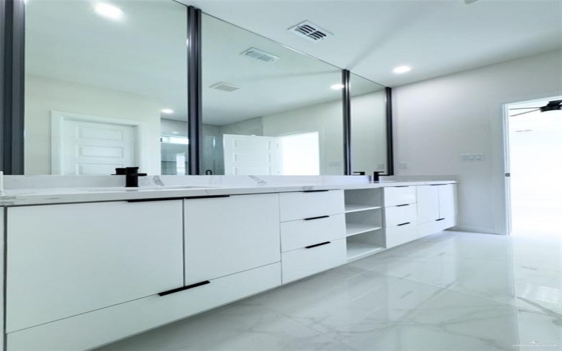 4812 Duke Avenue, McAllen, TX 78504, 3 Habitaciones Habitaciones , ,3 BañosBaños,Residential,En Venta,4812 Duke Avenue,0,488000