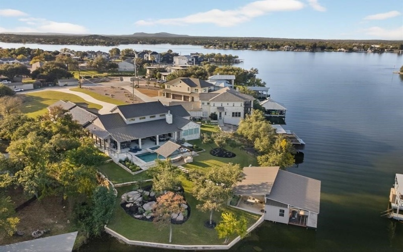 1011 MOSS DOWNS, Granite Shoals, TX 78654-0000, 5 Habitaciones Habitaciones , ,7 BañosBaños,Residential,En Venta,1011 MOSS DOWNS,0,175836