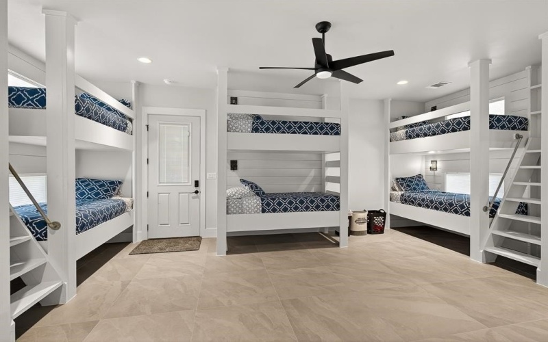 1011 MOSS DOWNS, Granite Shoals, TX 78654-0000, 5 Habitaciones Habitaciones , ,7 BañosBaños,Residential,En Venta,1011 MOSS DOWNS,0,175836