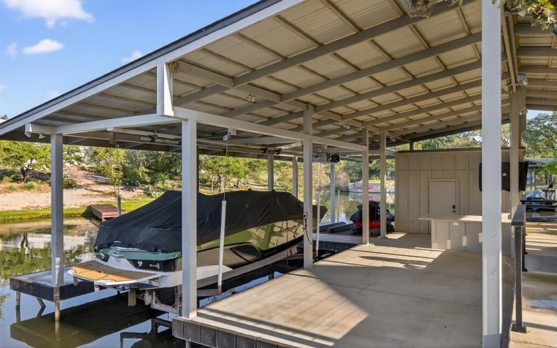 1011 MOSS DOWNS, Granite Shoals, TX 78654-0000, 5 Habitaciones Habitaciones , ,7 BañosBaños,Residential,En Venta,1011 MOSS DOWNS,0,175836