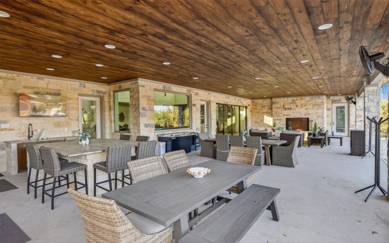 1011 MOSS DOWNS, Granite Shoals, TX 78654-0000, 5 Habitaciones Habitaciones , ,7 BañosBaños,Residential,En Venta,1011 MOSS DOWNS,0,175836