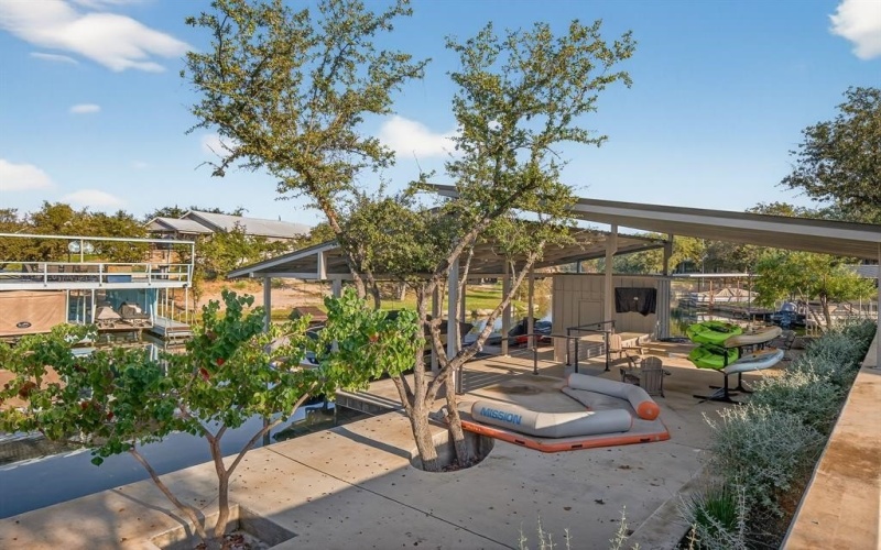 1011 MOSS DOWNS, Granite Shoals, TX 78654-0000, 5 Habitaciones Habitaciones , ,7 BañosBaños,Residential,En Venta,1011 MOSS DOWNS,0,175836