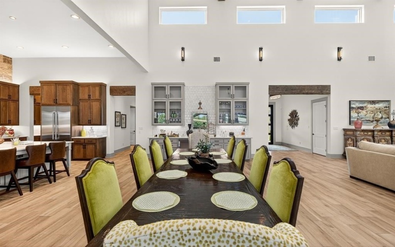 1011 MOSS DOWNS, Granite Shoals, TX 78654-0000, 5 Habitaciones Habitaciones , ,7 BañosBaños,Residential,En Venta,1011 MOSS DOWNS,0,175836