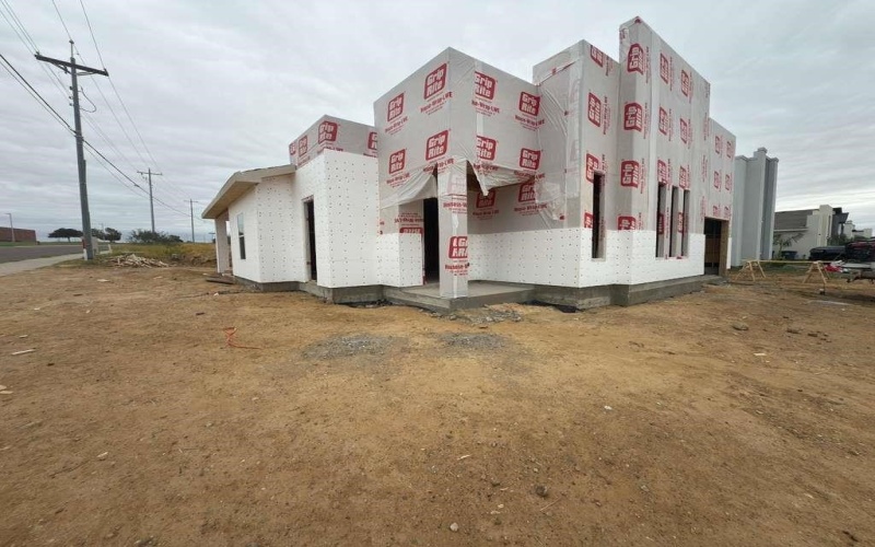 5501 Eva Ct., Laredo, TX 78046, 3 Bedrooms Bedrooms, ,2 BathroomsBathrooms,Residential,For Sale,5501 Eva Ct.,0,20255193