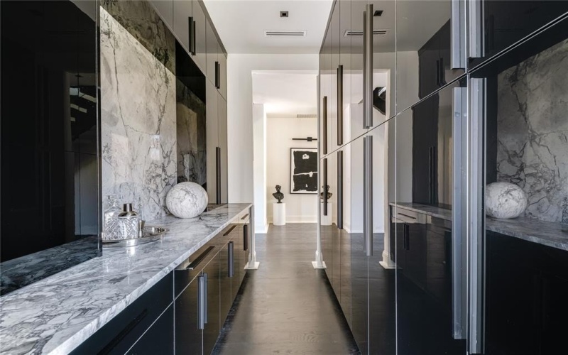 6404 Lakehurst Avenue, Dallas, TX 75230, 5 Bedrooms Bedrooms, ,6 BathroomsBathrooms,Residential,For Sale,6404 Lakehurst Avenue,0,21060236