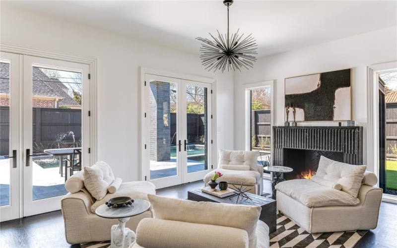 6404 Lakehurst Avenue, Dallas, TX 75230, 5 Bedrooms Bedrooms, ,6 BathroomsBathrooms,Residential,For Sale,6404 Lakehurst Avenue,0,21060236