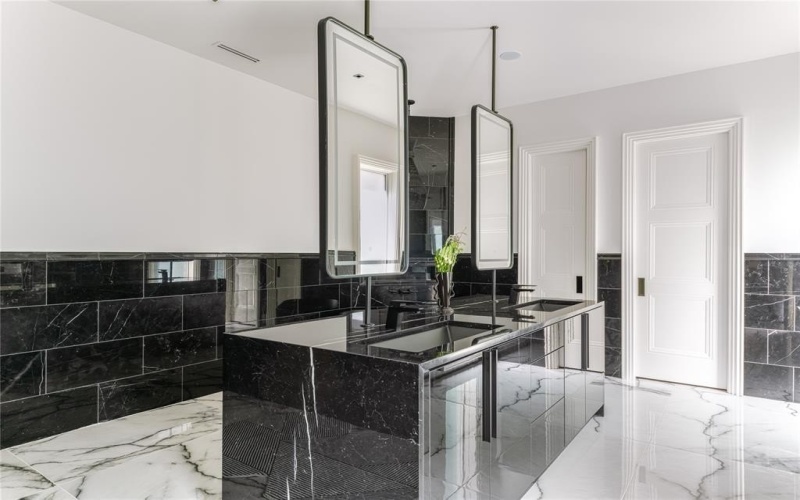 6404 Lakehurst Avenue, Dallas, TX 75230, 5 Bedrooms Bedrooms, ,6 BathroomsBathrooms,Residential,For Sale,6404 Lakehurst Avenue,0,21060236