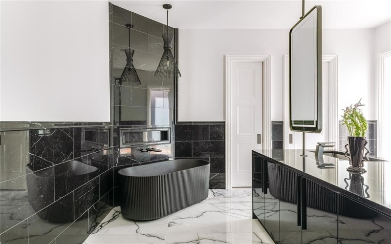 6404 Lakehurst Avenue, Dallas, TX 75230, 5 Bedrooms Bedrooms, ,6 BathroomsBathrooms,Residential,For Sale,6404 Lakehurst Avenue,0,21060236