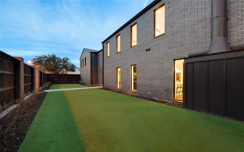 6404 Lakehurst Avenue, Dallas, TX 75230, 5 Bedrooms Bedrooms, ,6 BathroomsBathrooms,Residential,For Sale,6404 Lakehurst Avenue,0,21060236