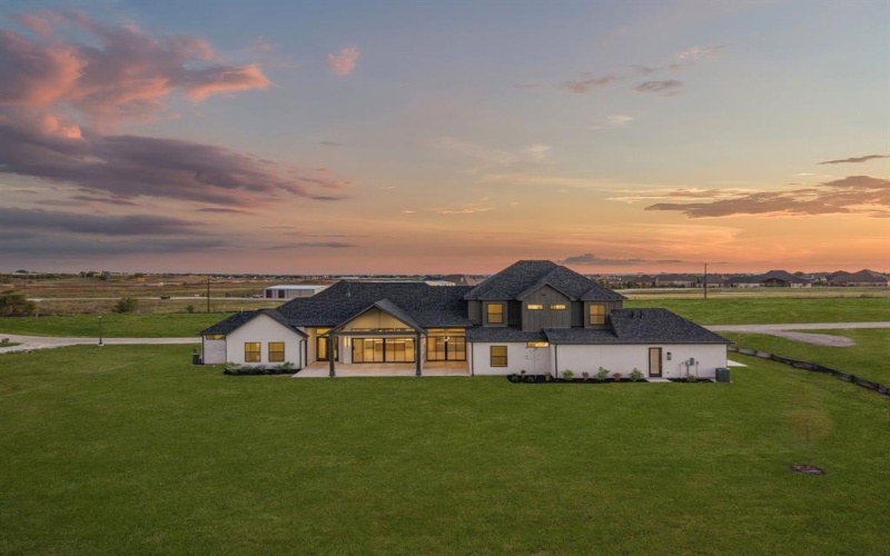 2832 Southbay Circle, Northlake, TX 76226, 4 Bedrooms Bedrooms, ,5 BathroomsBathrooms,Residential,For Sale,2832 Southbay Circle,0,21099695