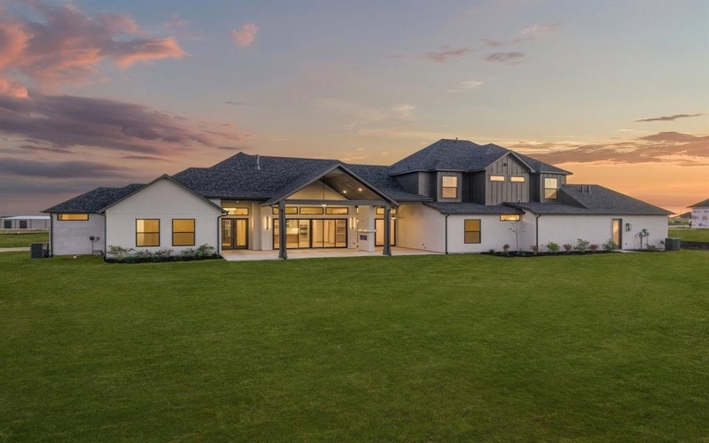 2832 Southbay Circle, Northlake, TX 76226, 4 Bedrooms Bedrooms, ,5 BathroomsBathrooms,Residential,For Sale,2832 Southbay Circle,0,21099695