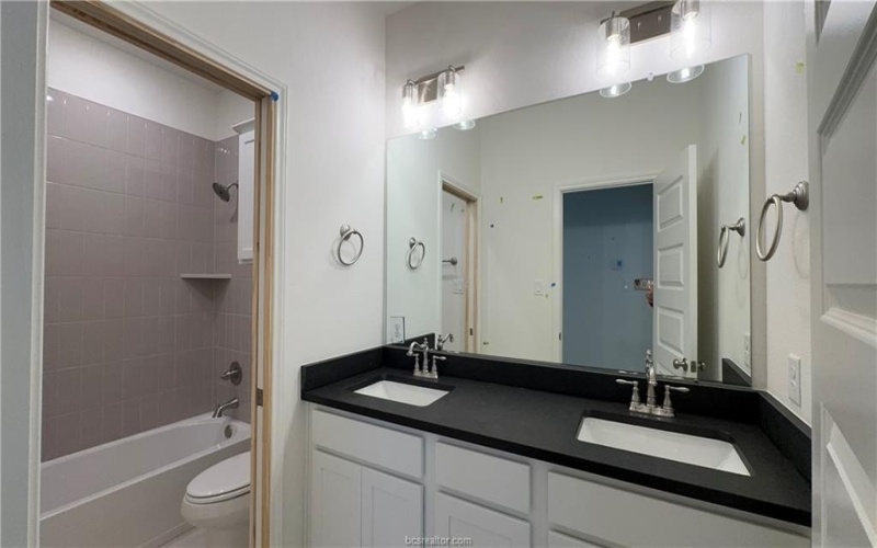 2561 Leyla Lane, College Station, TX 77845, 3 Bedrooms Bedrooms, ,2 BathroomsBathrooms,Residential,For Sale,2561 Leyla Lane,0,25012398