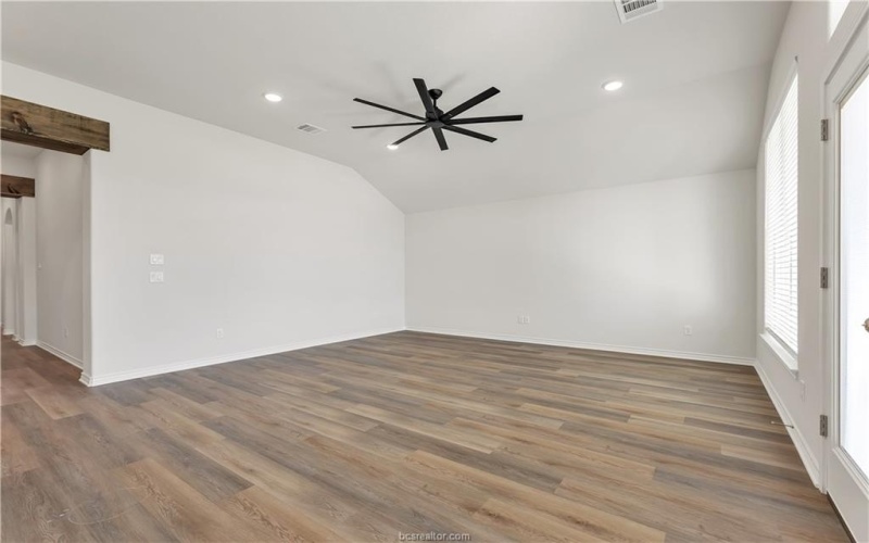 3525 Pointe du Hoc Loop, Bryan, TX 77808, 3 Bedrooms Bedrooms, ,2 BathroomsBathrooms,Residential,For Sale,3525 Pointe du Hoc Loop,0,25012458