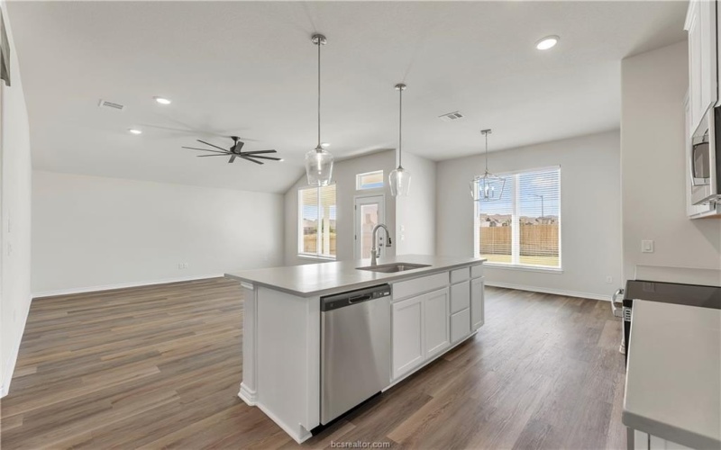 3525 Pointe du Hoc Loop, Bryan, TX 77808, 3 Bedrooms Bedrooms, ,2 BathroomsBathrooms,Residential,For Sale,3525 Pointe du Hoc Loop,0,25012458