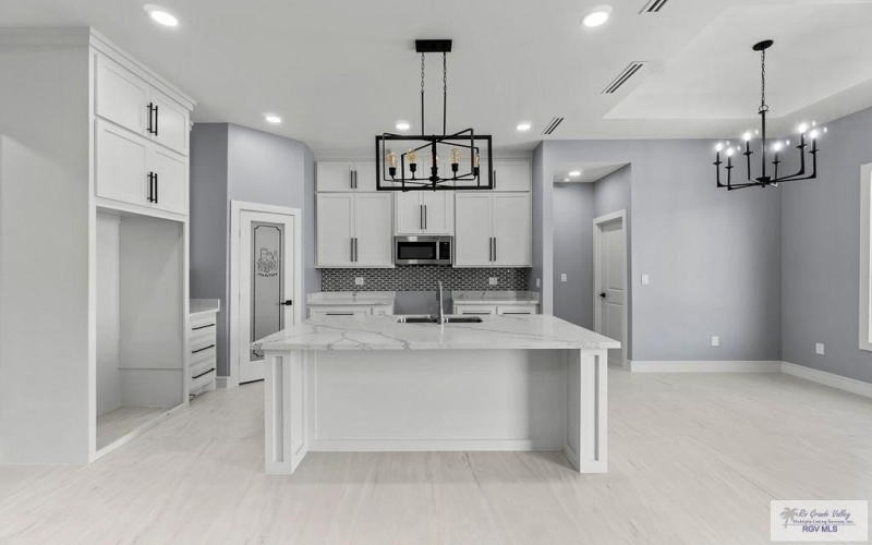 712 KAYLEE DR, LA FERIA, TX 78559, 4 Habitaciones Habitaciones , ,2 BañosBaños,Residential,En Venta,712 KAYLEE DR,0,29766106