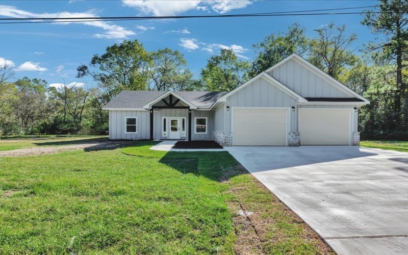 2604 Moffett Road, Lufkin, TX 75901, 3 Bedrooms Bedrooms, ,2 BathroomsBathrooms,Residential,For Sale,2604 Moffett Road,0,5107298