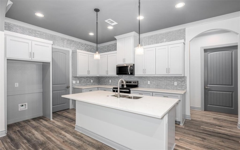 115 Enchanted Drive, Enchanted Oaks, TX 75156, 4 Bedrooms Bedrooms, ,2 BathroomsBathrooms,Residential,For Sale,115 Enchanted Drive,0,21121665