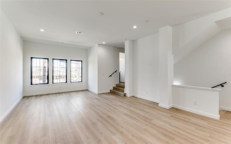 1763 Novela Way, Dallas, TX 75215, 3 Bedrooms Bedrooms, ,3 BathroomsBathrooms,Residential,For Sale,1763 Novela Way,0,21122045