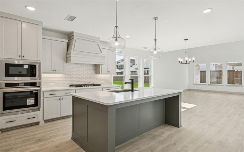 5404 Roselyn Way, McKinney, TX 75070, 4 Bedrooms Bedrooms, ,5 BathroomsBathrooms,Residential,For Sale,5404 Roselyn Way,0,21122079