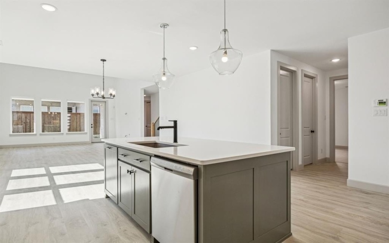 5404 Roselyn Way, McKinney, TX 75070, 4 Bedrooms Bedrooms, ,5 BathroomsBathrooms,Residential,For Sale,5404 Roselyn Way,0,21122079