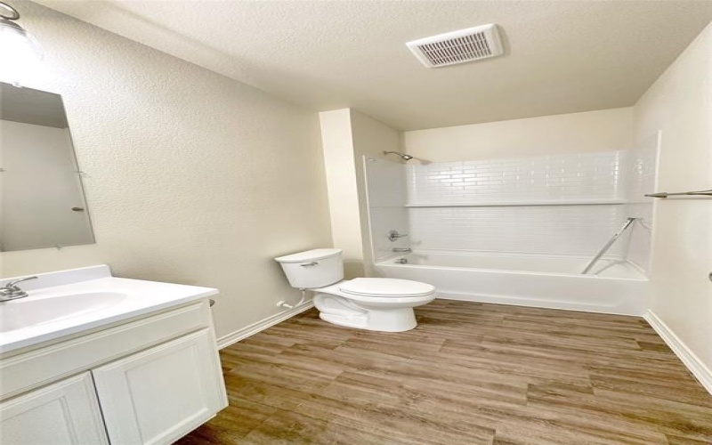 616 Crockett Drive, Cleburne, TX 76033, 3 Habitaciones Habitaciones , ,2 BañosBaños,Residential,En Venta,616 Crockett Drive,0,21122233