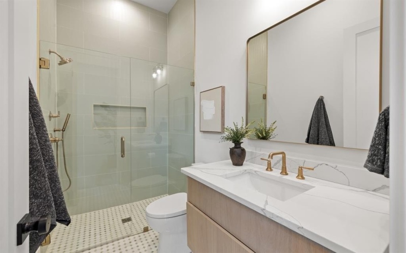 9917 Parkford Drive, Dallas, TX 75238, 5 Habitaciones Habitaciones , ,6 BañosBaños,Residential,En Venta,9917 Parkford Drive,0,21122243