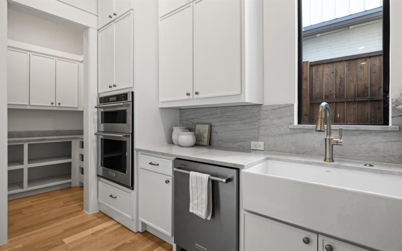 9917 Parkford Drive, Dallas, TX 75238, 5 Habitaciones Habitaciones , ,6 BañosBaños,Residential,En Venta,9917 Parkford Drive,0,21122243