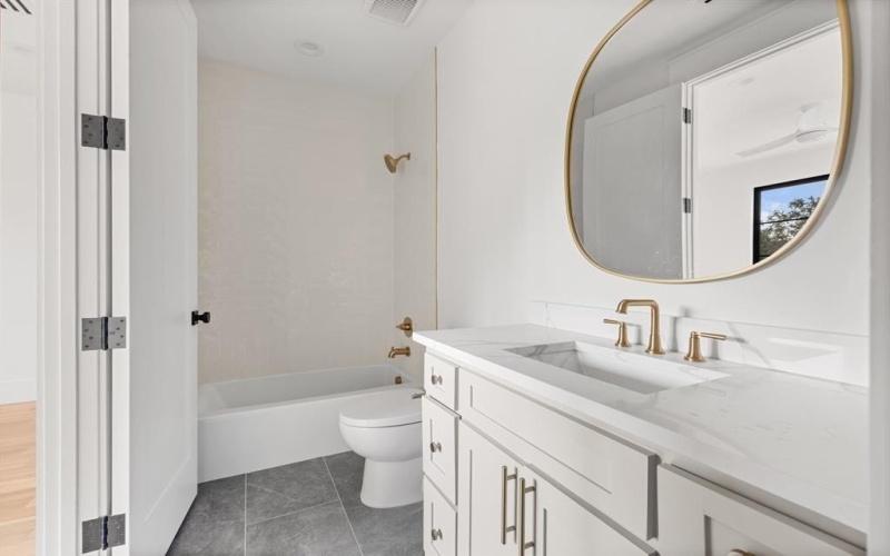 9917 Parkford Drive, Dallas, TX 75238, 5 Habitaciones Habitaciones , ,6 BañosBaños,Residential,En Venta,9917 Parkford Drive,0,21122243