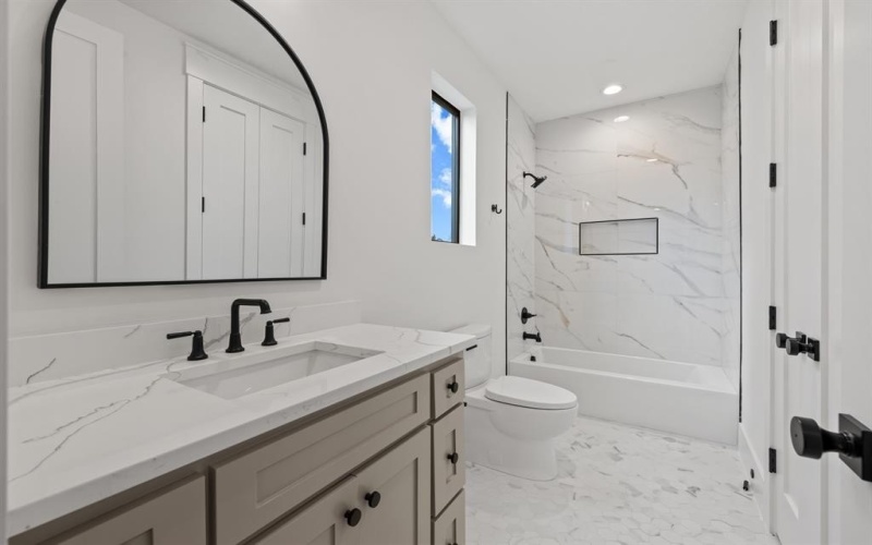 9917 Parkford Drive, Dallas, TX 75238, 5 Habitaciones Habitaciones , ,6 BañosBaños,Residential,En Venta,9917 Parkford Drive,0,21122243