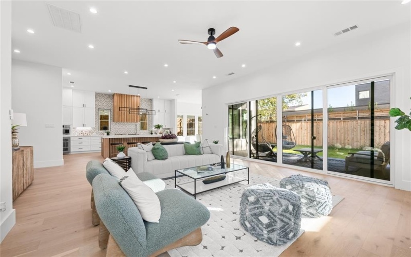 4426 Bonham Street, Dallas, TX 75229, 5 Habitaciones Habitaciones , ,6 BañosBaños,Residential,En Venta,4426 Bonham Street,0,21122250