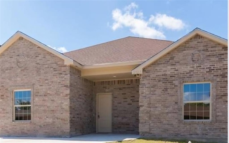 2923 E Pepperidge Drive, Lancaster, TX 75134, 3 Bedrooms Bedrooms, ,2 BathroomsBathrooms,Residential,For Sale,2923 E Pepperidge Drive,0,21122328
