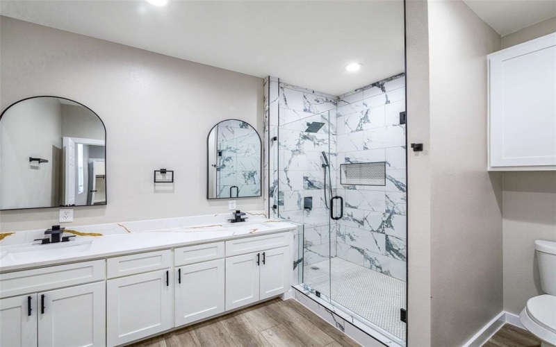 1061 Zmolek Road, Ennis, TX 75119, 5 Bedrooms Bedrooms, ,3 BathroomsBathrooms,Residential,For Sale,1061 Zmolek Road,0,21122487