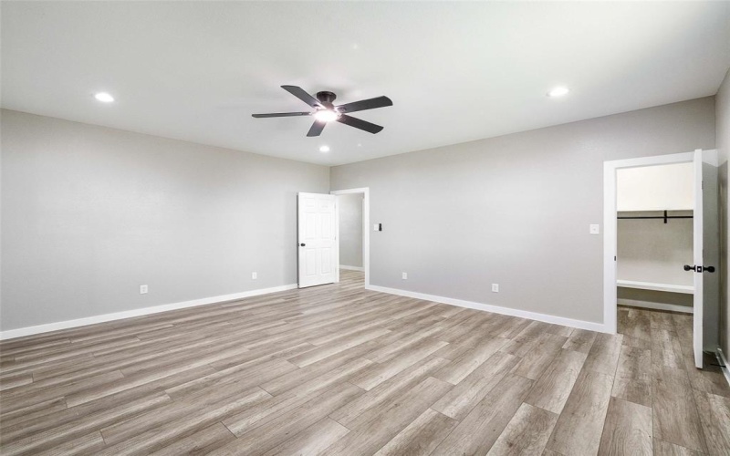 1061 Zmolek Road, Ennis, TX 75119, 5 Bedrooms Bedrooms, ,3 BathroomsBathrooms,Residential,For Sale,1061 Zmolek Road,0,21122487