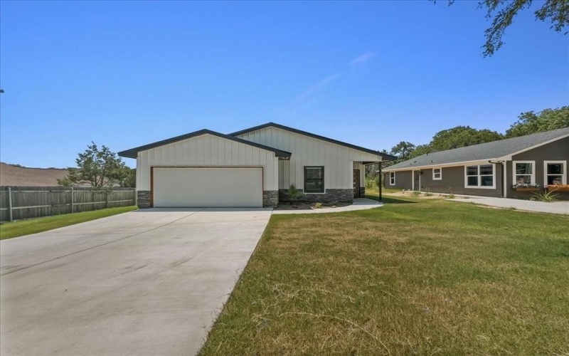 3612 Broken Bow Drive, Granbury, TX 76048, 3 Habitaciones Habitaciones , ,2 BañosBaños,Residential,En Venta,3612 Broken Bow Drive,0,21122718