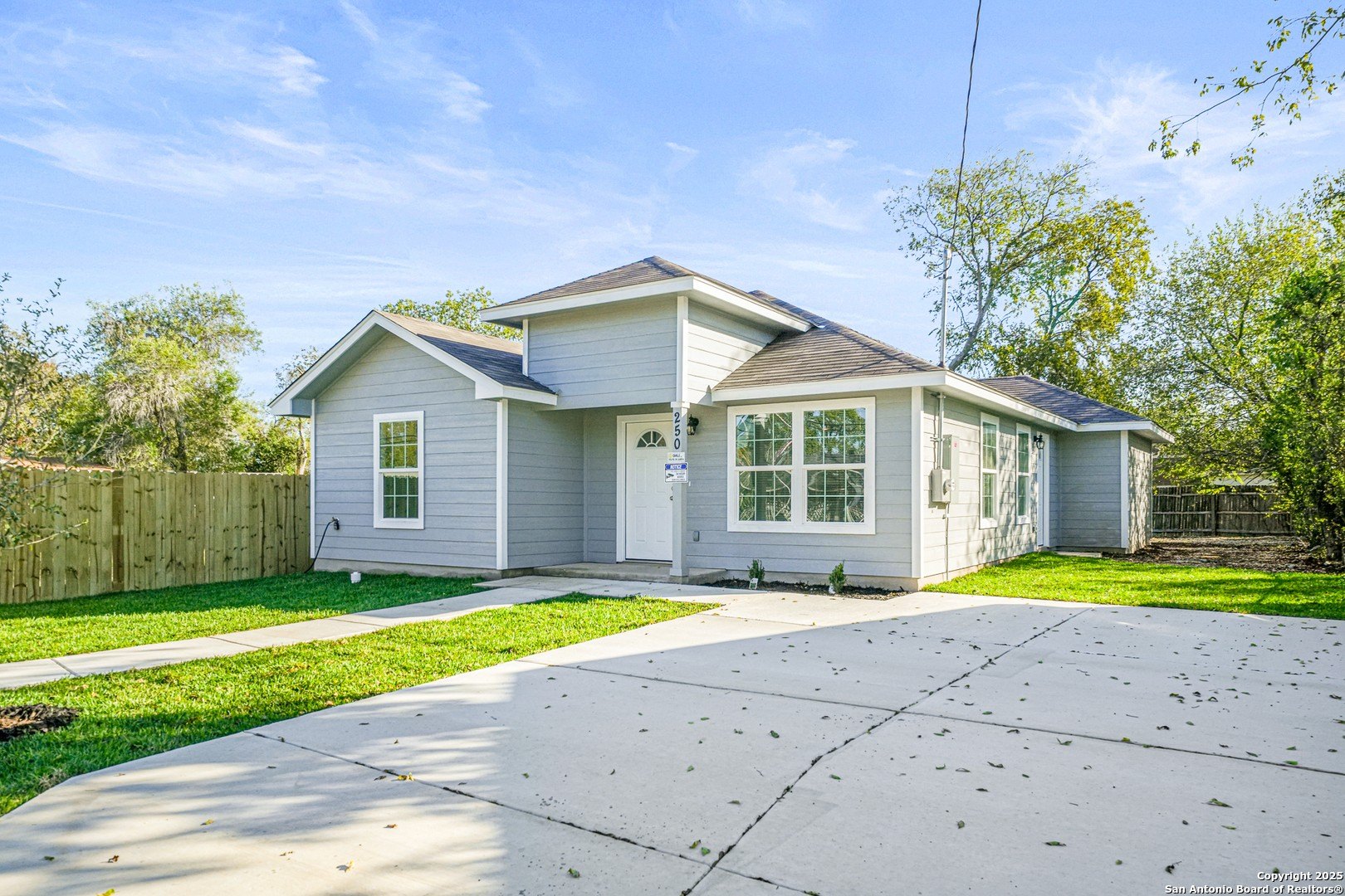 250 Bundy, San Antonio, TX 78220, 4 Habitaciones Habitaciones , ,2 BañosBaños,Residential,En Venta,250 Bundy,0,1925947