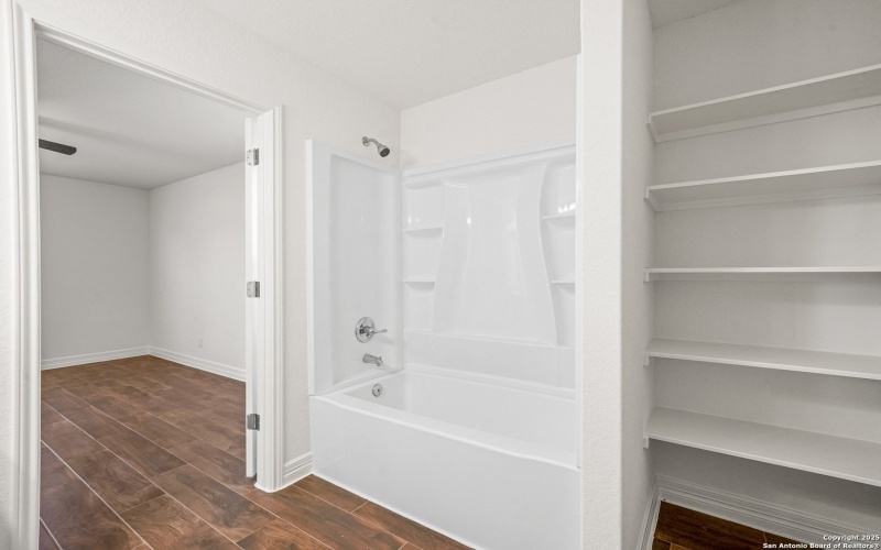 250 Bundy, San Antonio, TX 78220, 4 Habitaciones Habitaciones , ,2 BañosBaños,Residential,En Venta,250 Bundy,0,1925947