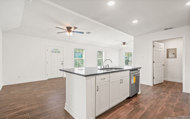 250 Bundy, San Antonio, TX 78220, 4 Habitaciones Habitaciones , ,2 BañosBaños,Residential,En Venta,250 Bundy,0,1925947